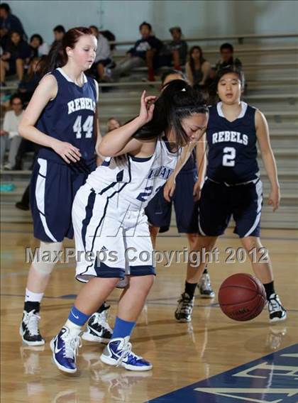 Thumbnail 2 in St. Genevieve vs. Flintridge Prep (CIF SS Playoffs) photogallery.