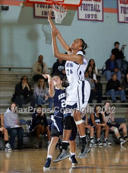 Thumbnail 3 in St. Genevieve vs. Flintridge Prep (CIF SS Playoffs) photogallery.