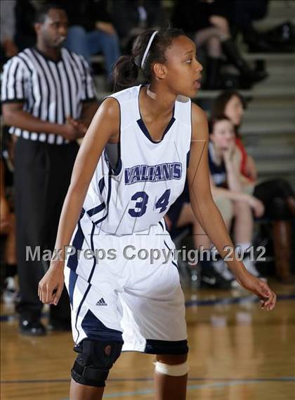 Thumbnail 2 in St. Genevieve vs. Flintridge Prep (CIF SS Playoffs) photogallery.