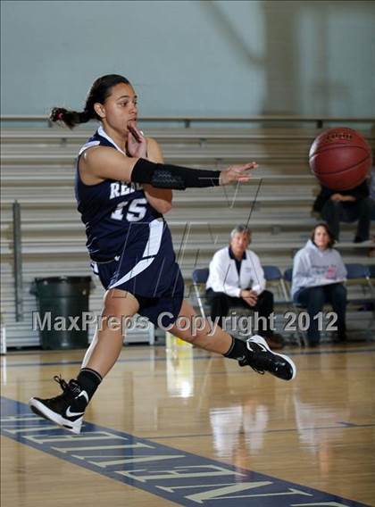 Thumbnail 1 in St. Genevieve vs. Flintridge Prep (CIF SS Playoffs) photogallery.