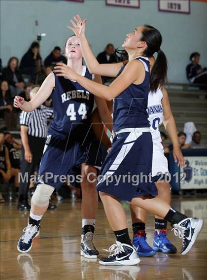Thumbnail 2 in St. Genevieve vs. Flintridge Prep (CIF SS Playoffs) photogallery.