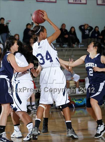 Thumbnail 2 in St. Genevieve vs. Flintridge Prep (CIF SS Playoffs) photogallery.