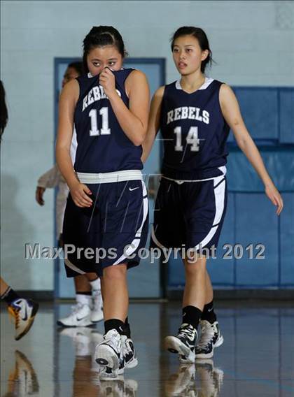 Thumbnail 3 in St. Genevieve vs. Flintridge Prep (CIF SS Playoffs) photogallery.