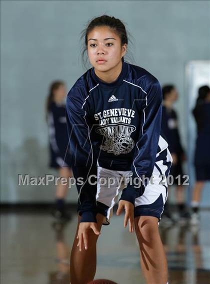 Thumbnail 2 in St. Genevieve vs. Flintridge Prep (CIF SS Playoffs) photogallery.