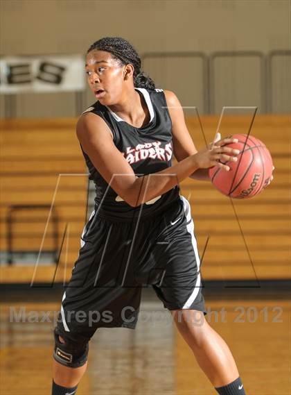Thumbnail 2 in Rangeview vs. Arvada West photogallery.