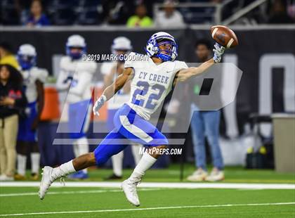 Thumbnail 2 in Cypress Creek vs Strake Jesuit (UIL 6A Regional Playoff) photogallery.
