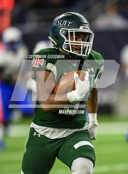Thumbnail 2 in Cypress Creek vs Strake Jesuit (UIL 6A Regional Playoff) photogallery.
