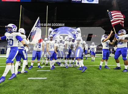 Thumbnail 2 in Cypress Creek vs Strake Jesuit (UIL 6A Regional Playoff) photogallery.