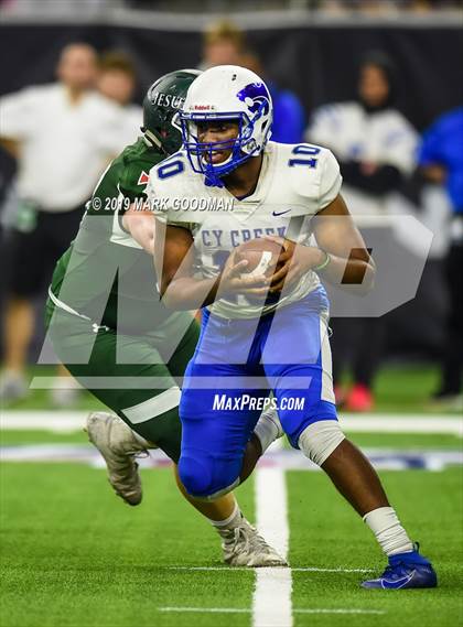 Thumbnail 2 in Cypress Creek vs Strake Jesuit (UIL 6A Regional Playoff) photogallery.