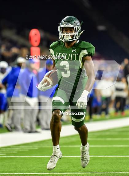Thumbnail 1 in Cypress Creek vs Strake Jesuit (UIL 6A Regional Playoff) photogallery.