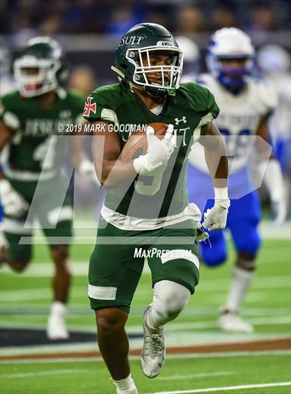 Thumbnail 3 in Cypress Creek vs Strake Jesuit (UIL 6A Regional Playoff) photogallery.