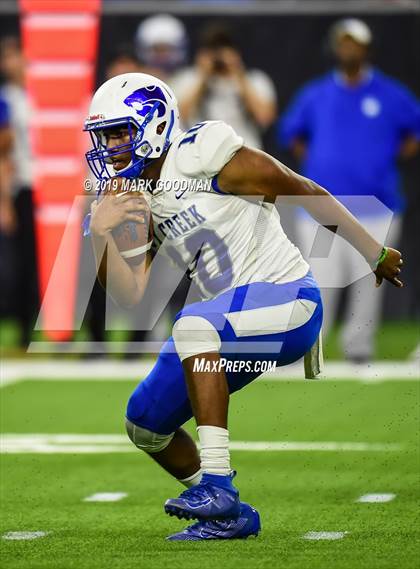 Thumbnail 3 in Cypress Creek vs Strake Jesuit (UIL 6A Regional Playoff) photogallery.