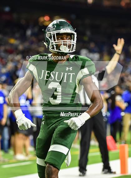 Thumbnail 1 in Cypress Creek vs Strake Jesuit (UIL 6A Regional Playoff) photogallery.