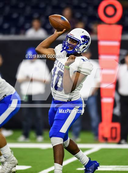 Thumbnail 1 in Cypress Creek vs Strake Jesuit (UIL 6A Regional Playoff) photogallery.