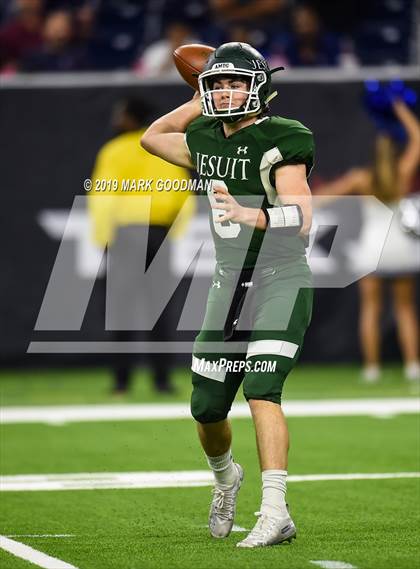 Thumbnail 2 in Cypress Creek vs Strake Jesuit (UIL 6A Regional Playoff) photogallery.