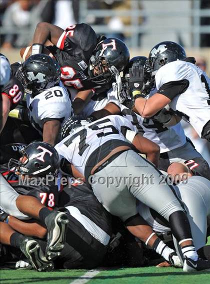 Thumbnail 1 in Martin vs. Trinity (Teaxs 5A Region I D1 Playoffs) photogallery.