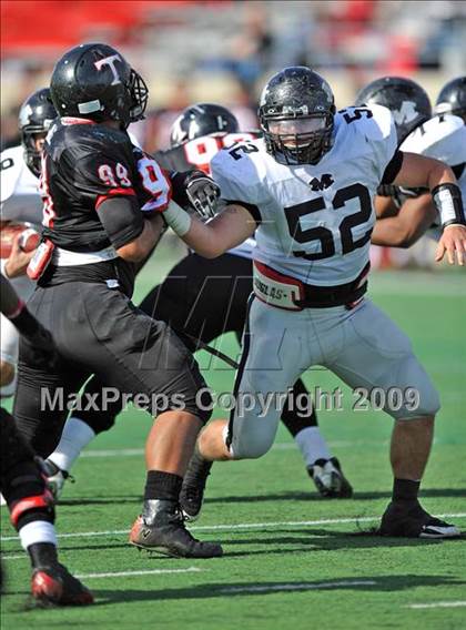 Thumbnail 2 in Martin vs. Trinity (Teaxs 5A Region I D1 Playoffs) photogallery.