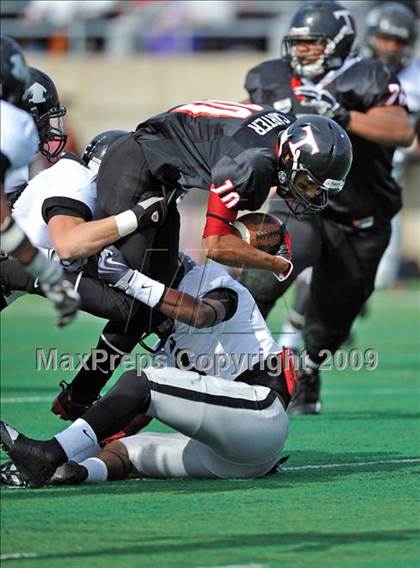 Thumbnail 3 in Martin vs. Trinity (Teaxs 5A Region I D1 Playoffs) photogallery.
