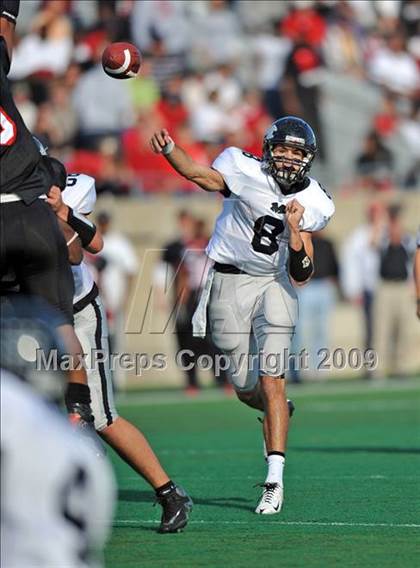 Thumbnail 3 in Martin vs. Trinity (Teaxs 5A Region I D1 Playoffs) photogallery.