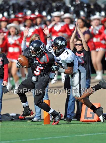 Thumbnail 3 in Martin vs. Trinity (Teaxs 5A Region I D1 Playoffs) photogallery.