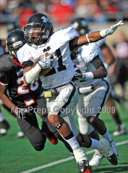 Thumbnail 3 in Martin vs. Trinity (Teaxs 5A Region I D1 Playoffs) photogallery.