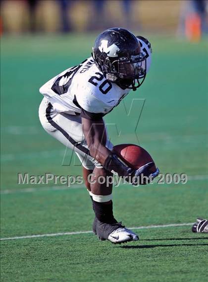 Thumbnail 1 in Martin vs. Trinity (Teaxs 5A Region I D1 Playoffs) photogallery.