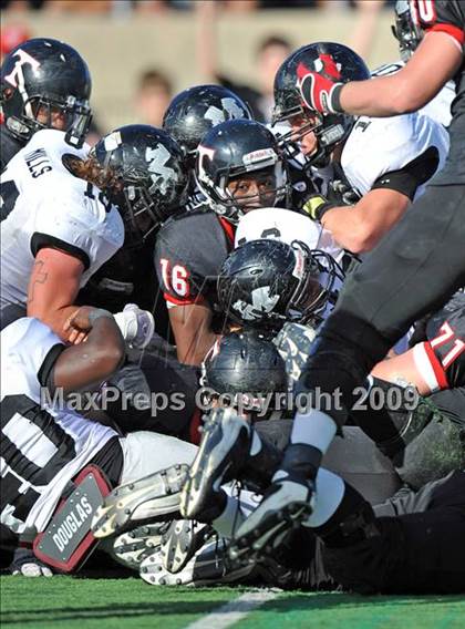 Thumbnail 2 in Martin vs. Trinity (Teaxs 5A Region I D1 Playoffs) photogallery.