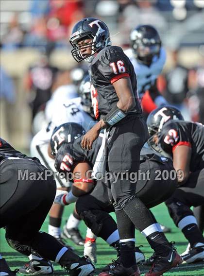 Thumbnail 3 in Martin vs. Trinity (Teaxs 5A Region I D1 Playoffs) photogallery.