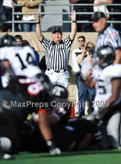 Thumbnail 3 in Martin vs. Trinity (Teaxs 5A Region I D1 Playoffs) photogallery.