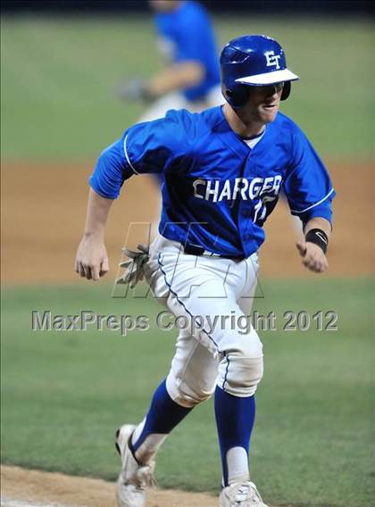 Thumbnail 1 in El Toro vs. Esperanza (Hard 9 National Classic) photogallery.