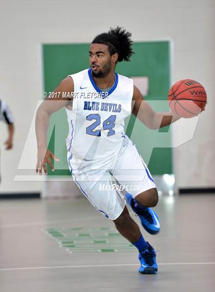 Thumbnail 3 in Hammonton vs Freehold Township (MLK Joe Divito Invitational Showcase) photogallery.
