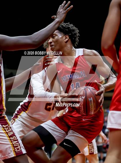 Thumbnail 1 in Clovis West vs. San Joaquin Memorial (CIF Open Division Central Section Championship) photogallery.