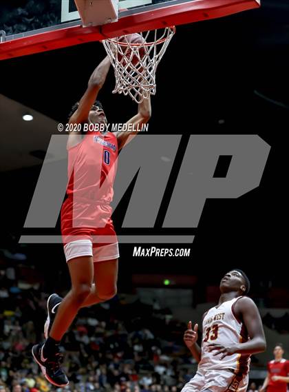 Thumbnail 3 in Clovis West vs. San Joaquin Memorial (CIF Open Division Central Section Championship) photogallery.