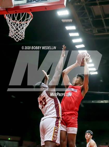 Thumbnail 2 in Clovis West vs. San Joaquin Memorial (CIF Open Division Central Section Championship) photogallery.