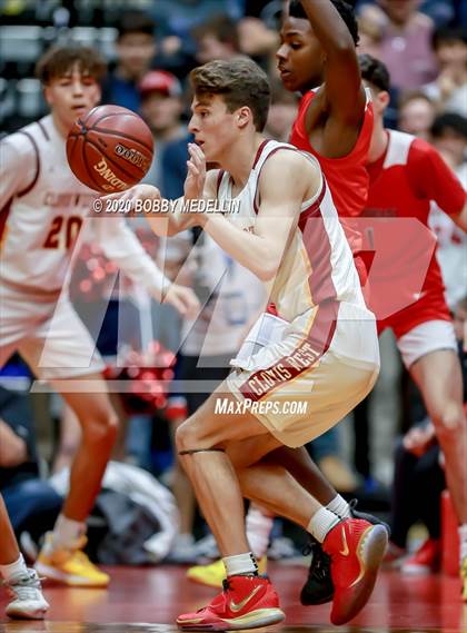 Thumbnail 2 in Clovis West vs. San Joaquin Memorial (CIF Open Division Central Section Championship) photogallery.