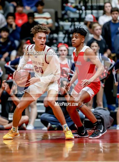 Thumbnail 1 in Clovis West vs. San Joaquin Memorial (CIF Open Division Central Section Championship) photogallery.