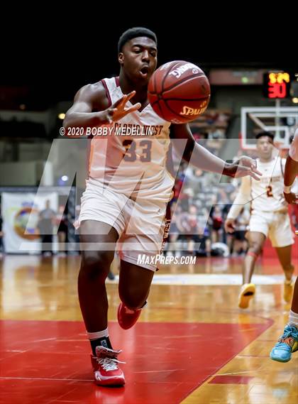 Thumbnail 3 in Clovis West vs. San Joaquin Memorial (CIF Open Division Central Section Championship) photogallery.