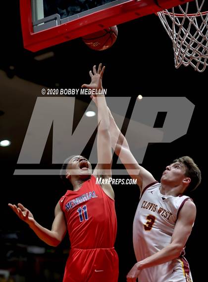 Thumbnail 1 in Clovis West vs. San Joaquin Memorial (CIF Open Division Central Section Championship) photogallery.