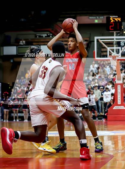 Thumbnail 1 in Clovis West vs. San Joaquin Memorial (CIF Open Division Central Section Championship) photogallery.