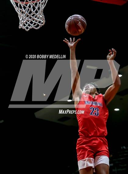 Thumbnail 1 in Clovis West vs. San Joaquin Memorial (CIF Open Division Central Section Championship) photogallery.