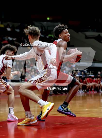 Thumbnail 1 in Clovis West vs. San Joaquin Memorial (CIF Open Division Central Section Championship) photogallery.