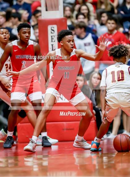 Thumbnail 2 in Clovis West vs. San Joaquin Memorial (CIF Open Division Central Section Championship) photogallery.