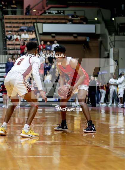 Thumbnail 3 in Clovis West vs. San Joaquin Memorial (CIF Open Division Central Section Championship) photogallery.