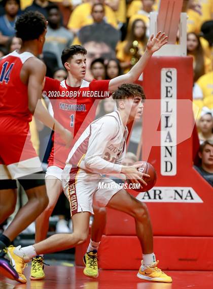 Thumbnail 3 in Clovis West vs. San Joaquin Memorial (CIF Open Division Central Section Championship) photogallery.