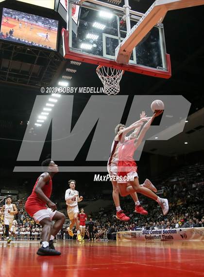 Thumbnail 3 in Clovis West vs. San Joaquin Memorial (CIF Open Division Central Section Championship) photogallery.
