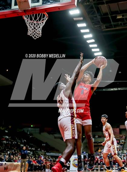 Thumbnail 1 in Clovis West vs. San Joaquin Memorial (CIF Open Division Central Section Championship) photogallery.