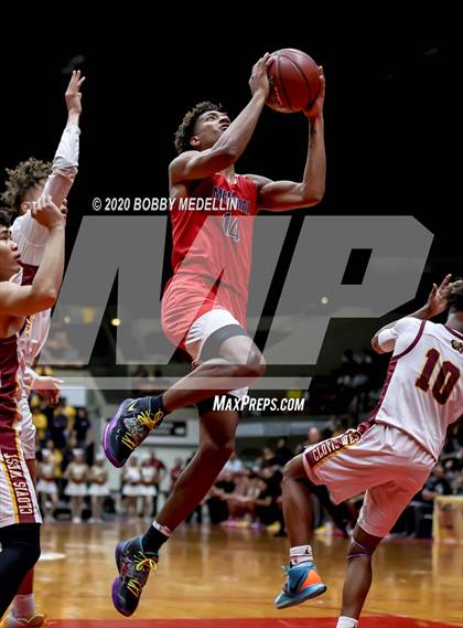 Thumbnail 3 in Clovis West vs. San Joaquin Memorial (CIF Open Division Central Section Championship) photogallery.