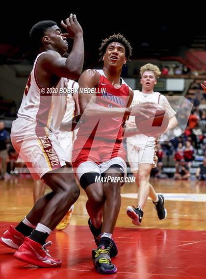 Thumbnail 2 in Clovis West vs. San Joaquin Memorial (CIF Open Division Central Section Championship) photogallery.