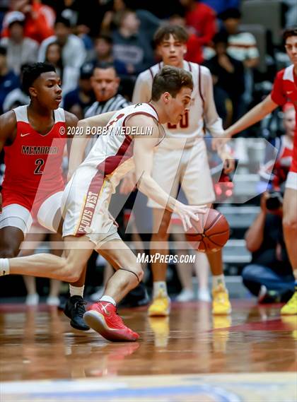 Thumbnail 3 in Clovis West vs. San Joaquin Memorial (CIF Open Division Central Section Championship) photogallery.