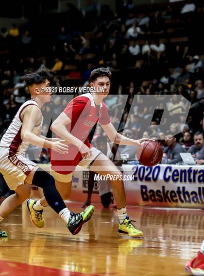 Thumbnail 1 in Clovis West vs. San Joaquin Memorial (CIF Open Division Central Section Championship) photogallery.